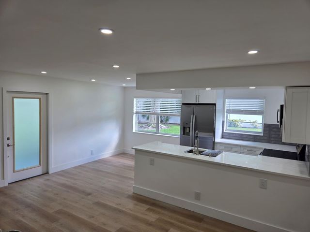 205 ELLESMERE E 205, Deerfield Beach, FL 33442