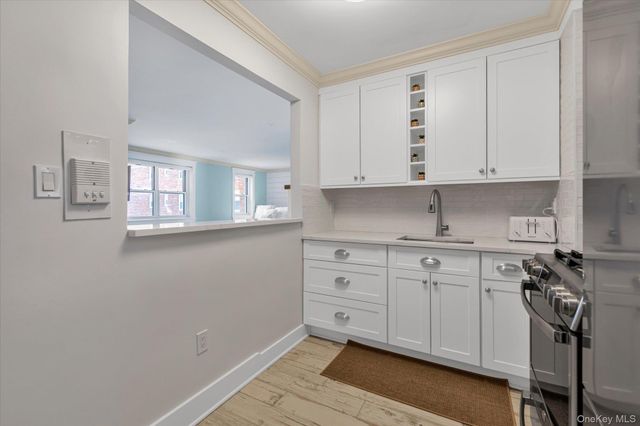 370 W Broadway 2Y, Long Beach, NY 11561