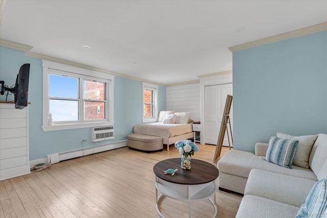 370 W Broadway 2Y, Long Beach, NY 11561