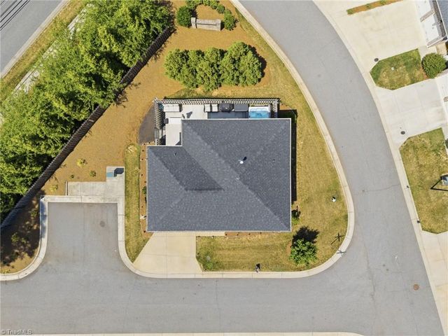 2 Gingerly Way, Greensboro, NC 27455