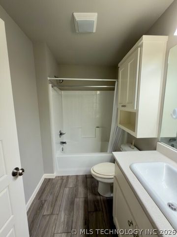 13936 S Ironwood Place, Glenpool, OK 74033