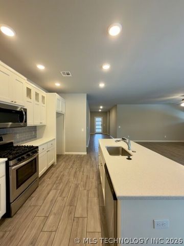 13936 S Ironwood Place, Glenpool, OK 74033