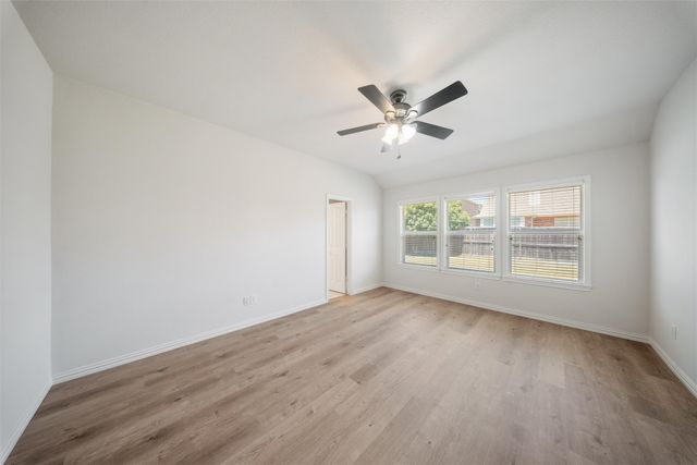 6000 Meadowglen Drive, Denton, TX 76226