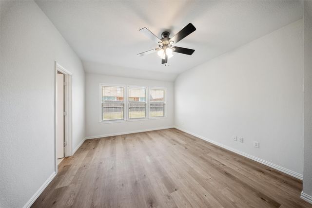 6000 Meadowglen Drive, Denton, TX 76226