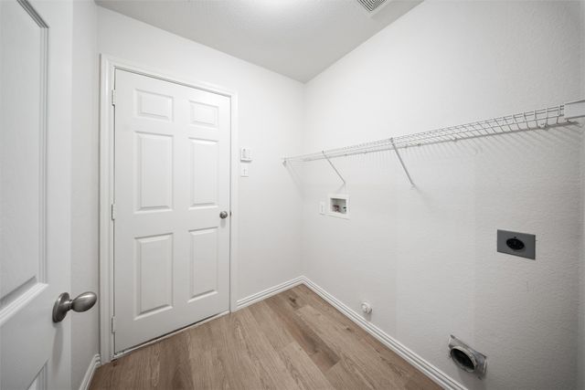 6000 Meadowglen Drive, Denton, TX 76226