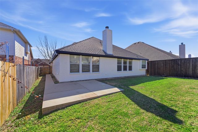 6000 Meadowglen Drive, Denton, TX 76226