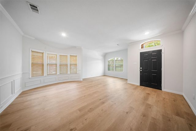 6000 Meadowglen Drive, Denton, TX 76226