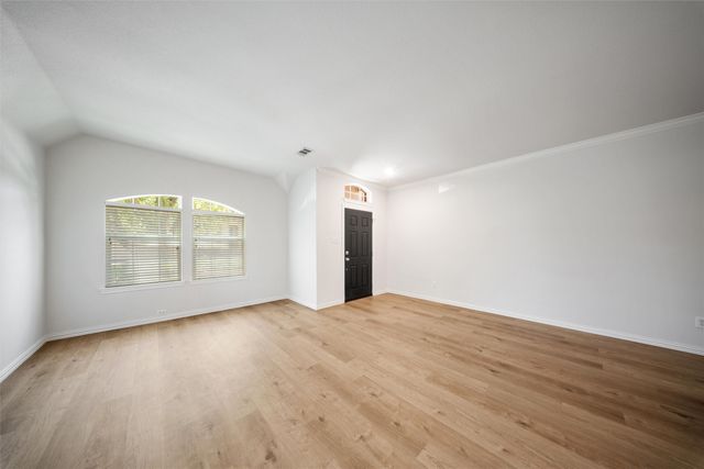 6000 Meadowglen Drive, Denton, TX 76226