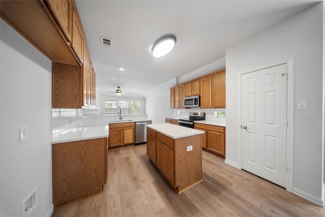 6000 Meadowglen Drive, Denton, TX 76226