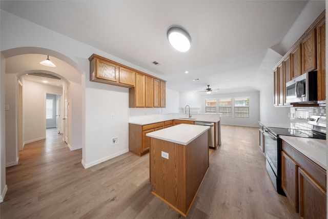 6000 Meadowglen Drive, Denton, TX 76226