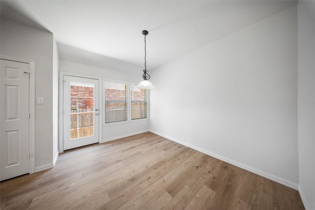 6000 Meadowglen Drive, Denton, TX 76226