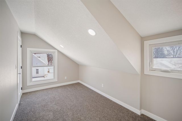 704 E Salem Avenue, Indianola, IA 50125