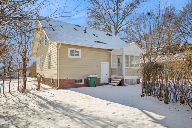 704 E Salem Avenue, Indianola, IA 50125