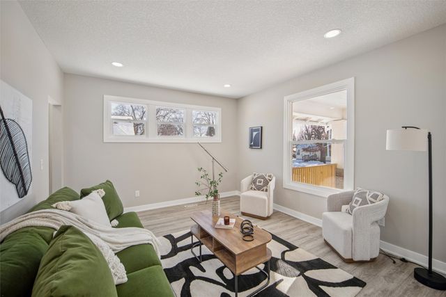 704 E Salem Avenue, Indianola, IA 50125