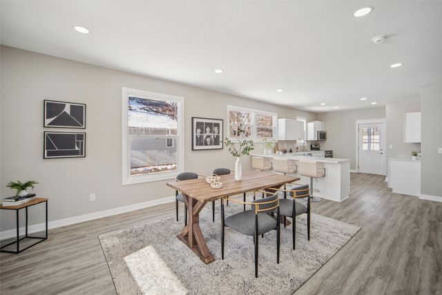 704 E Salem Avenue, Indianola, IA 50125