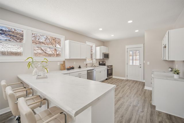 704 E Salem Avenue, Indianola, IA 50125