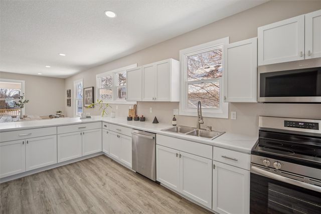 704 E Salem Avenue, Indianola, IA 50125