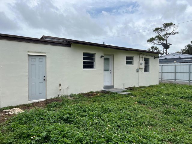 1327 SW 22nd Avenue, Fort Lauderdale, FL 33312