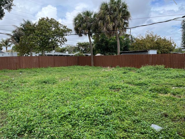 1327 SW 22nd Avenue, Fort Lauderdale, FL 33312