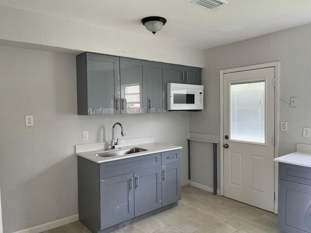 1327 SW 22nd Avenue, Fort Lauderdale, FL 33312