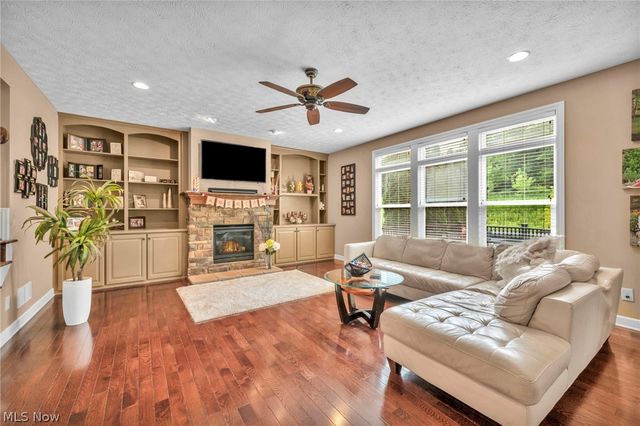 8006 Dovegate Circle, Mentor, OH 44060