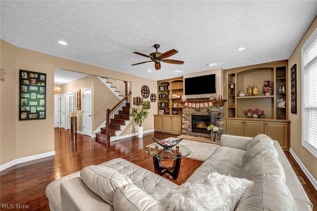 8006 Dovegate Circle, Mentor, OH 44060