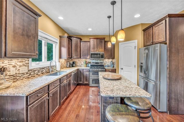 8006 Dovegate Circle, Mentor, OH 44060