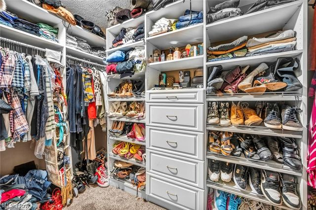 8006 Dovegate Circle, Mentor, OH 44060
