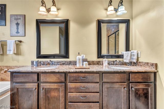 8006 Dovegate Circle, Mentor, OH 44060