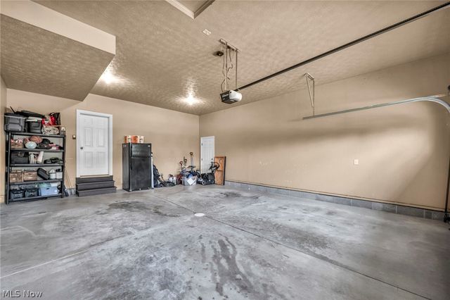 8006 Dovegate Circle, Mentor, OH 44060