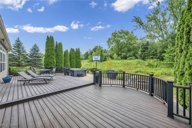 8006 Dovegate Circle, Mentor, OH 44060