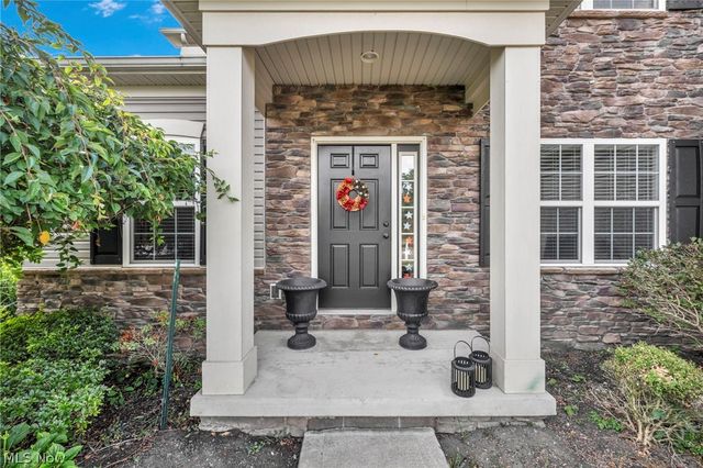 8006 Dovegate Circle, Mentor, OH 44060