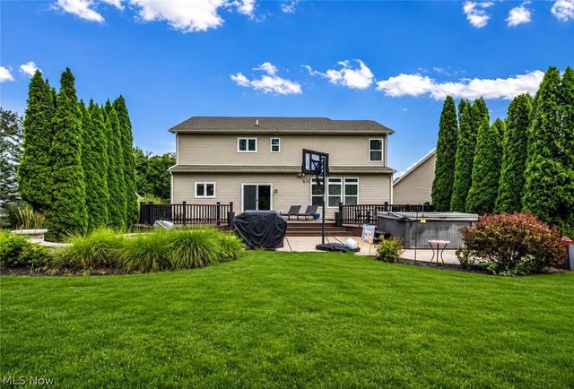 8006 Dovegate Circle, Mentor, OH 44060