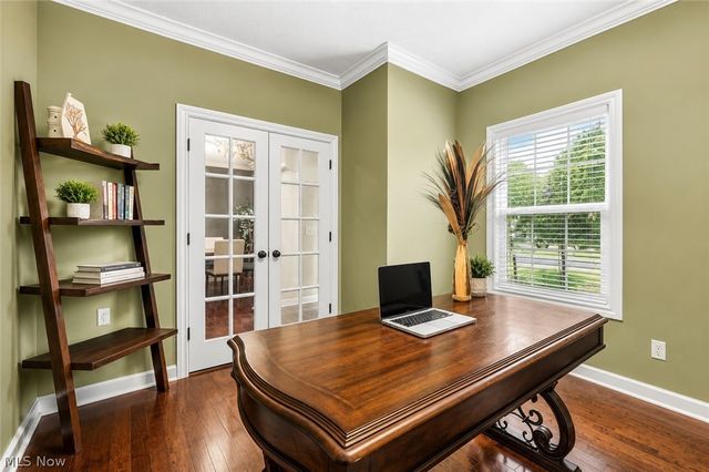 8006 Dovegate Circle, Mentor, OH 44060