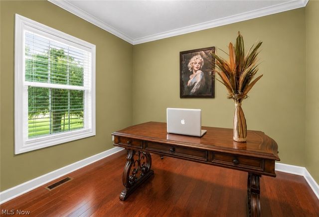 8006 Dovegate Circle, Mentor, OH 44060