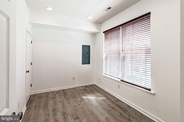 1233 PARISH AVE, Claymont, DE 19703