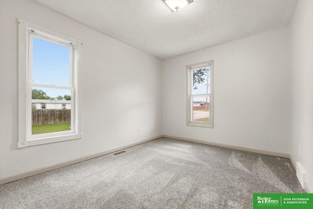 401 W Cloverly Road, Fremont, NE 68025
