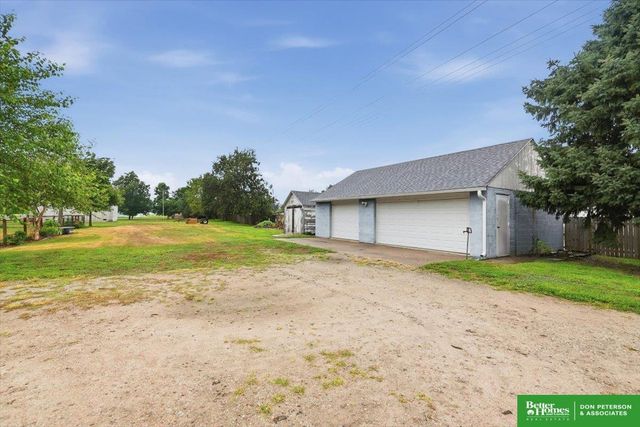 401 W Cloverly Road, Fremont, NE 68025