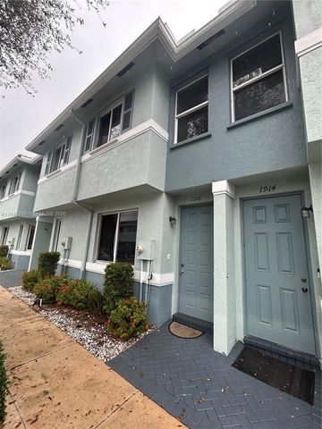 1916 Alamanda Way, Riviera Beach, FL 33404