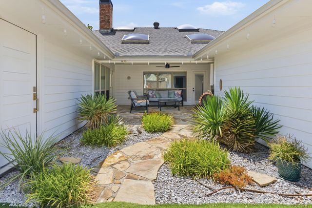 2319 Castle Rock Road, Carrollton, TX 75007