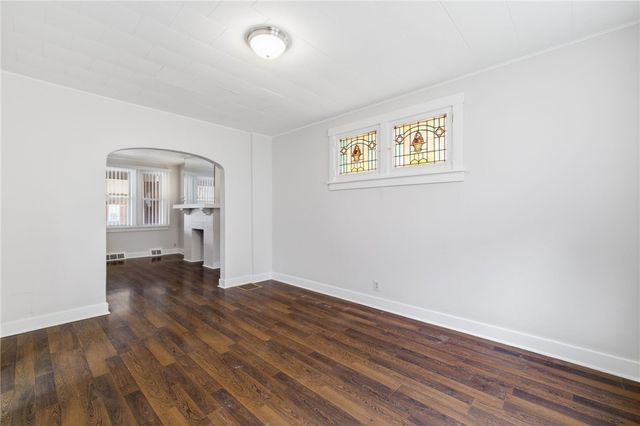 2721 Pyramid Ave, Brentwood, PA 15227