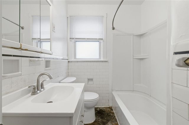 2721 Pyramid Ave, Brentwood, PA 15227