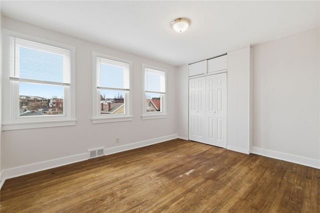 2721 Pyramid Ave, Brentwood, PA 15227