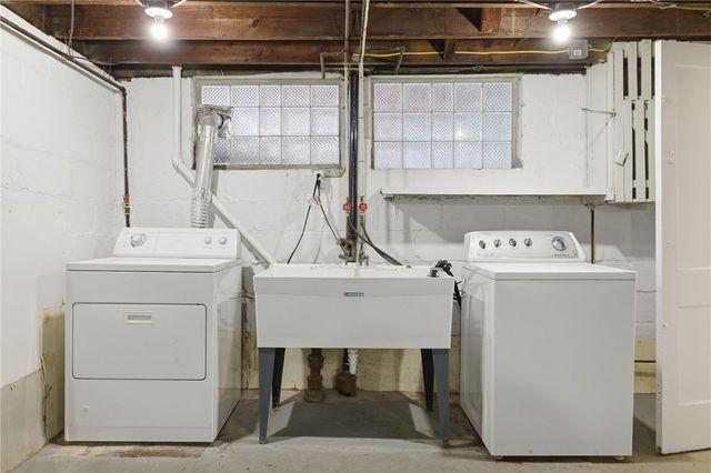 2721 Pyramid Ave, Brentwood, PA 15227