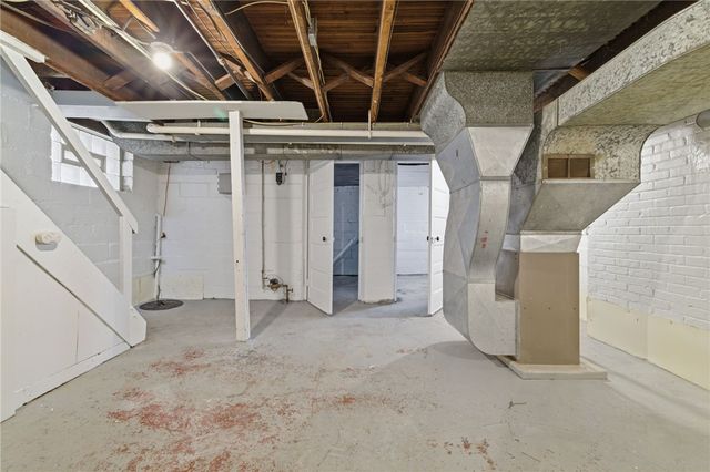 2721 Pyramid Ave, Brentwood, PA 15227