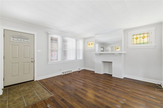 2721 Pyramid Ave, Brentwood, PA 15227