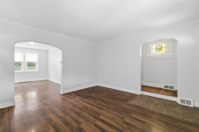 2721 Pyramid Ave, Brentwood, PA 15227