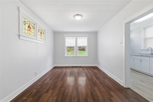 2721 Pyramid Ave, Brentwood, PA 15227