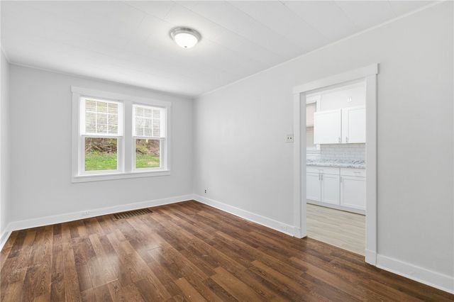 2721 Pyramid Ave, Brentwood, PA 15227