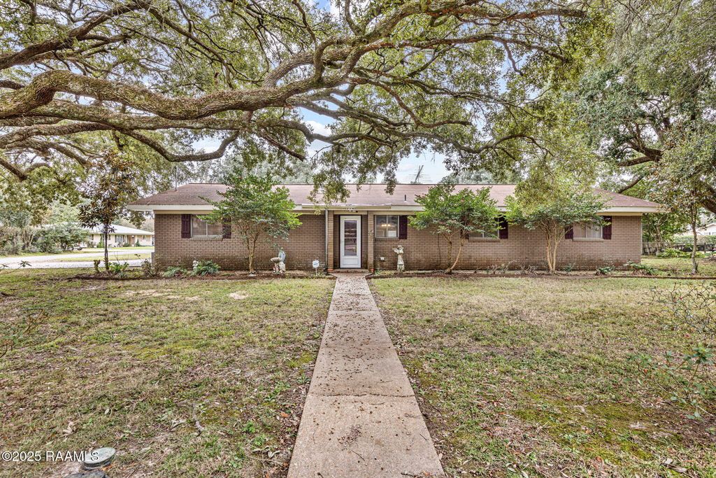 314 Demoncherveaux Boulevard, Ville Platte, LA 70586